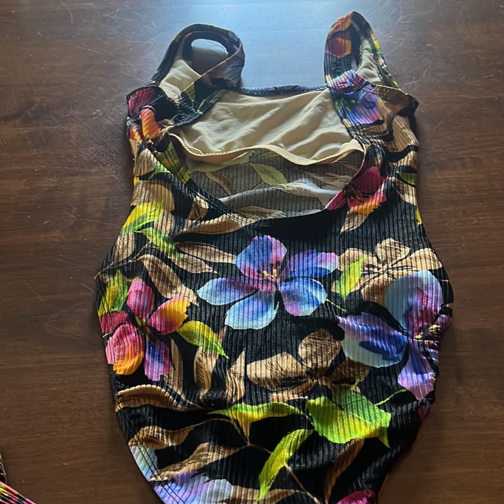 Catalina One Piece Bathing Suit & Skirt - Picture 4 of 9